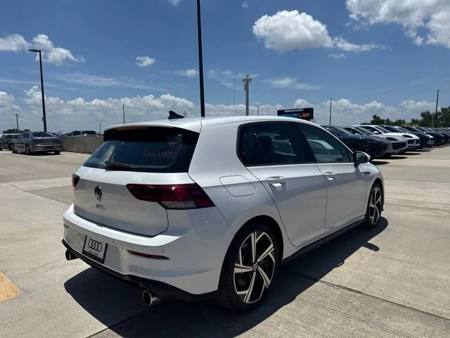 Used 2024 Opal White Volkswagen SE image 3