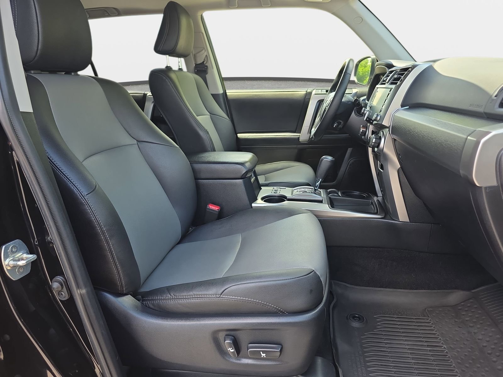 Used 2024 Black Toyota SR5 Premium image 10