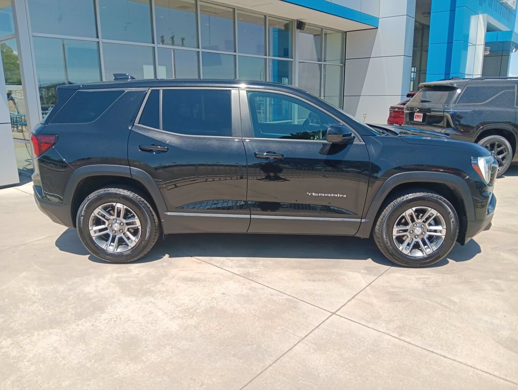 Used 2025 Ebony Twilight Metallic GMC Elevation image 6