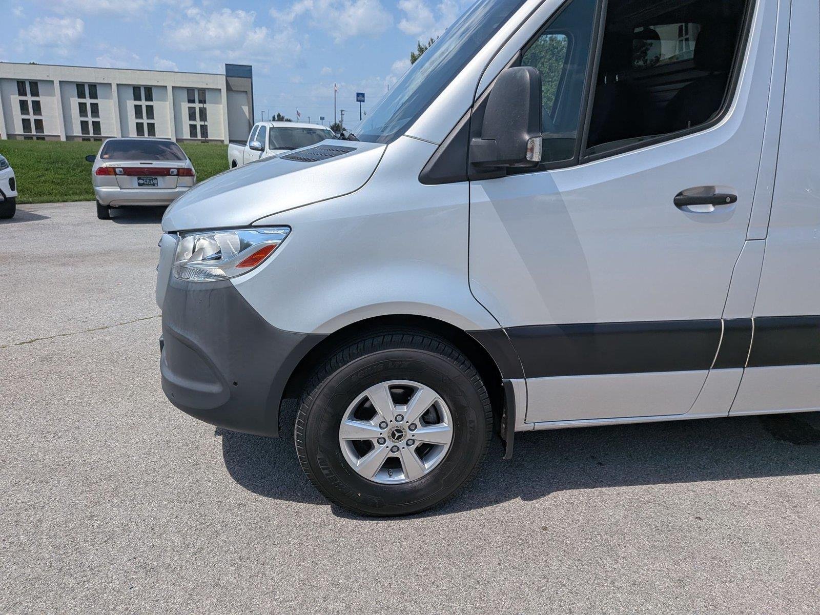 Used 2021  Mercedes-Benz  image 10