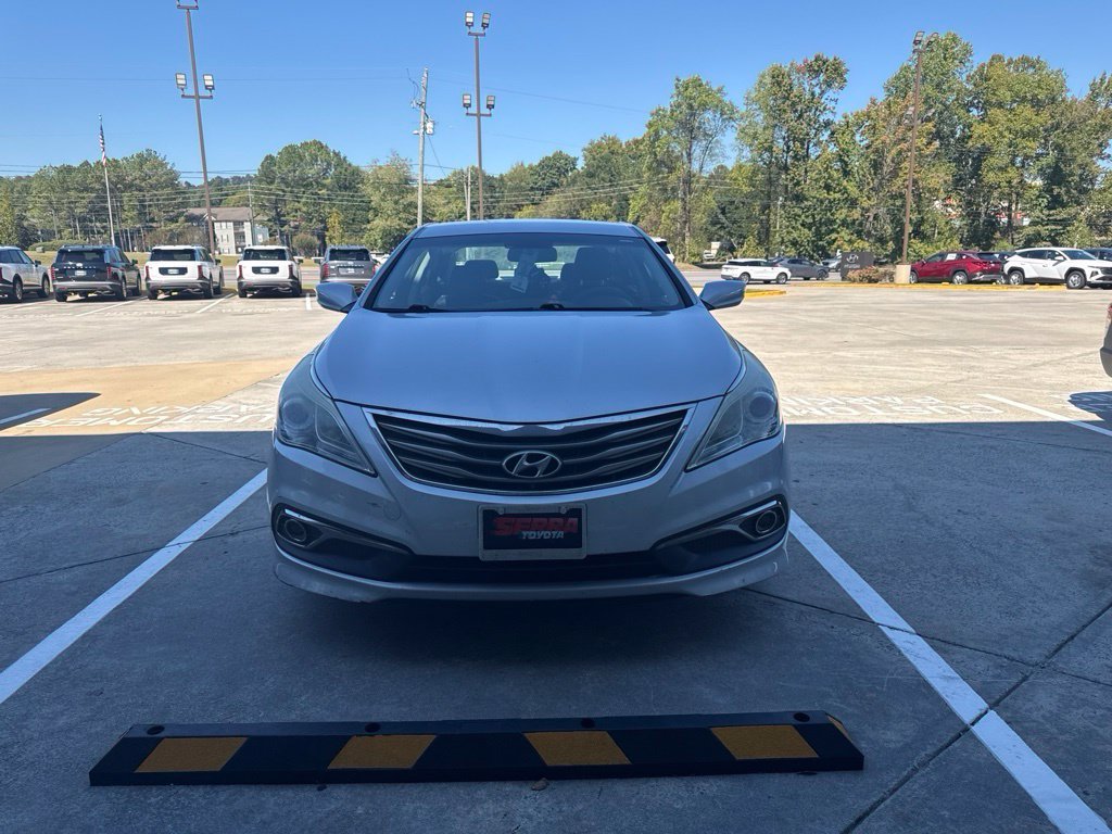 Used 2016 Silver Hyundai Base image 2