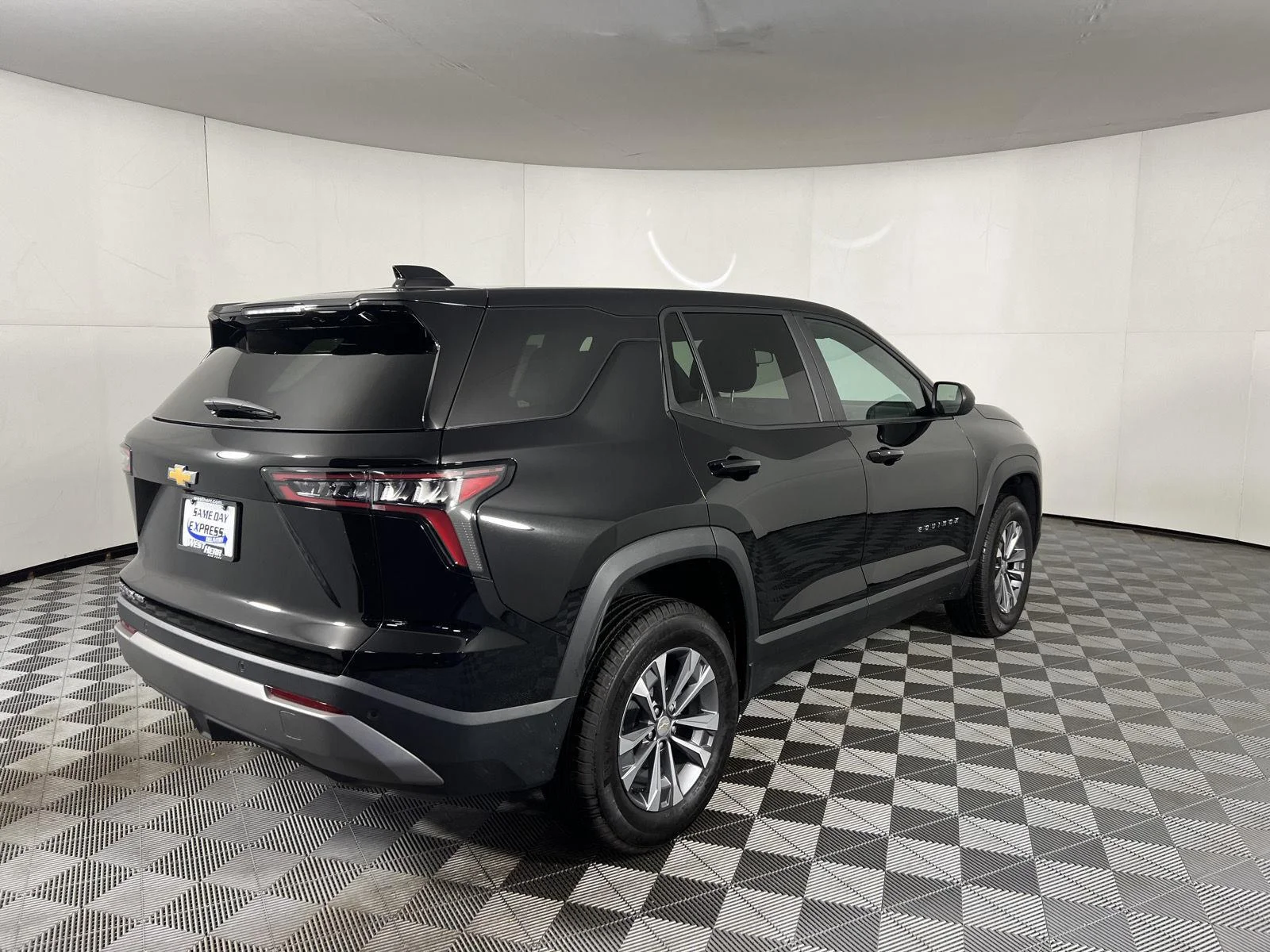 Used 2027 Mosaic Black Metallic Chevrolet AWD LT image 30