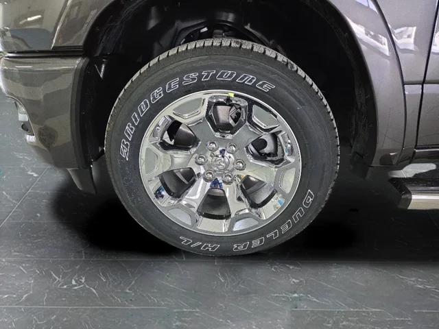 New 2026 Granite Crystal Metallic Clear-Coat Exterior Paint RAM Big Horn/Lone Star image 42