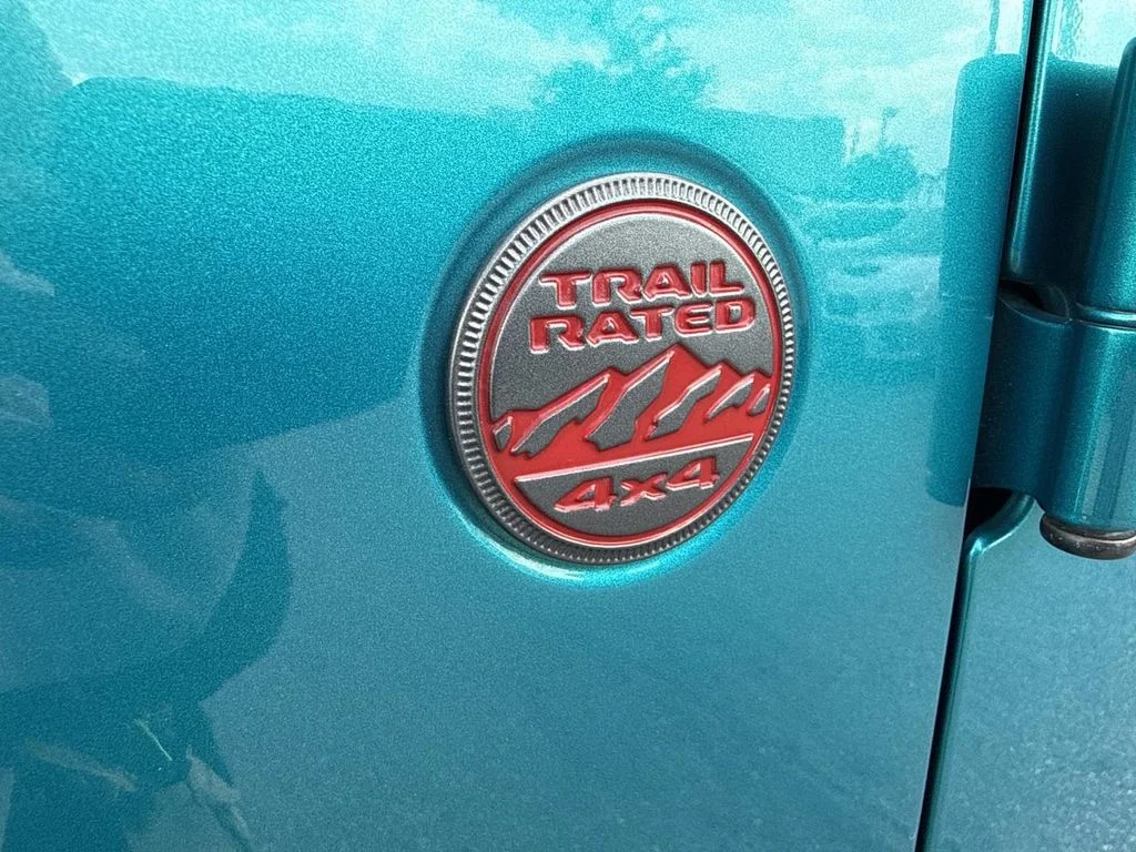 Used 2020 Teal Jeep Unlimited Rubicon image 14