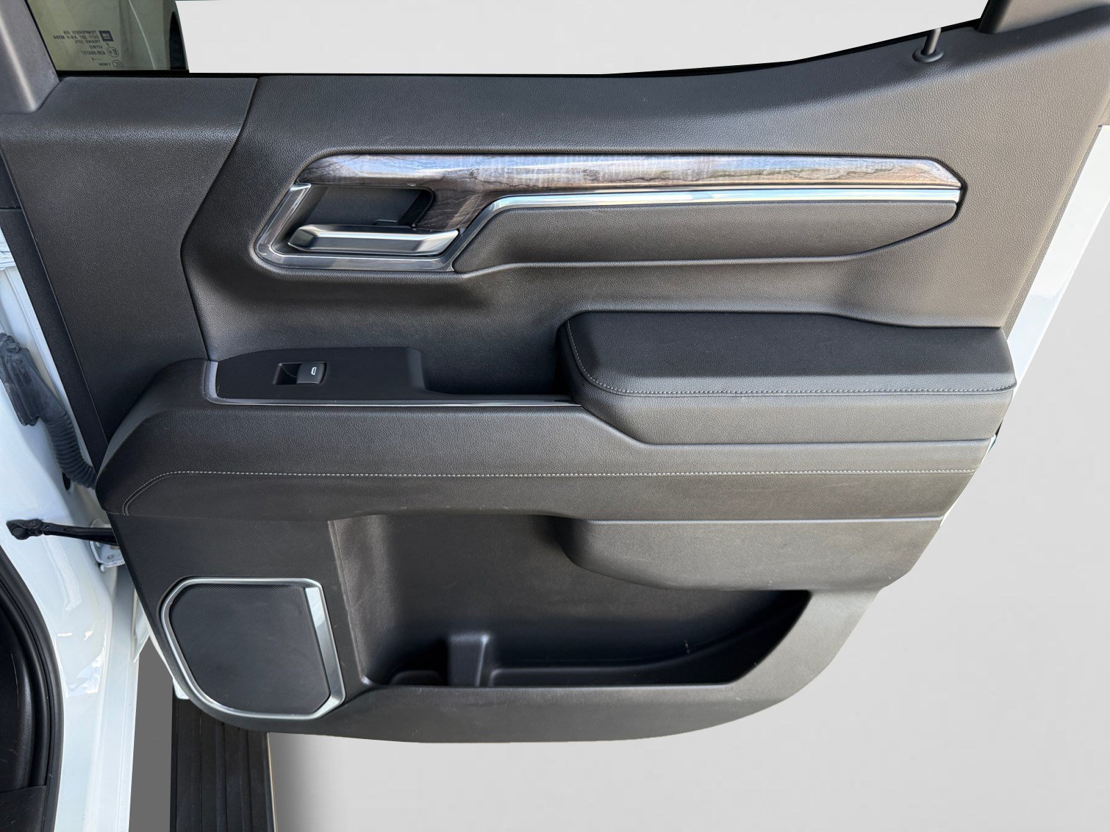 2023 Chevrolet Silverado 1500 LTZ - Photo 16
