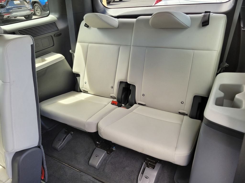 Certified Used 2025 Black Hyundai SEL image 13