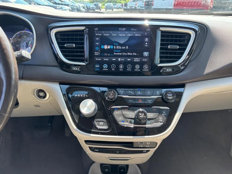 Used 2020 Velvet Red Pearlcoat Chrysler Touring L Plus image 17