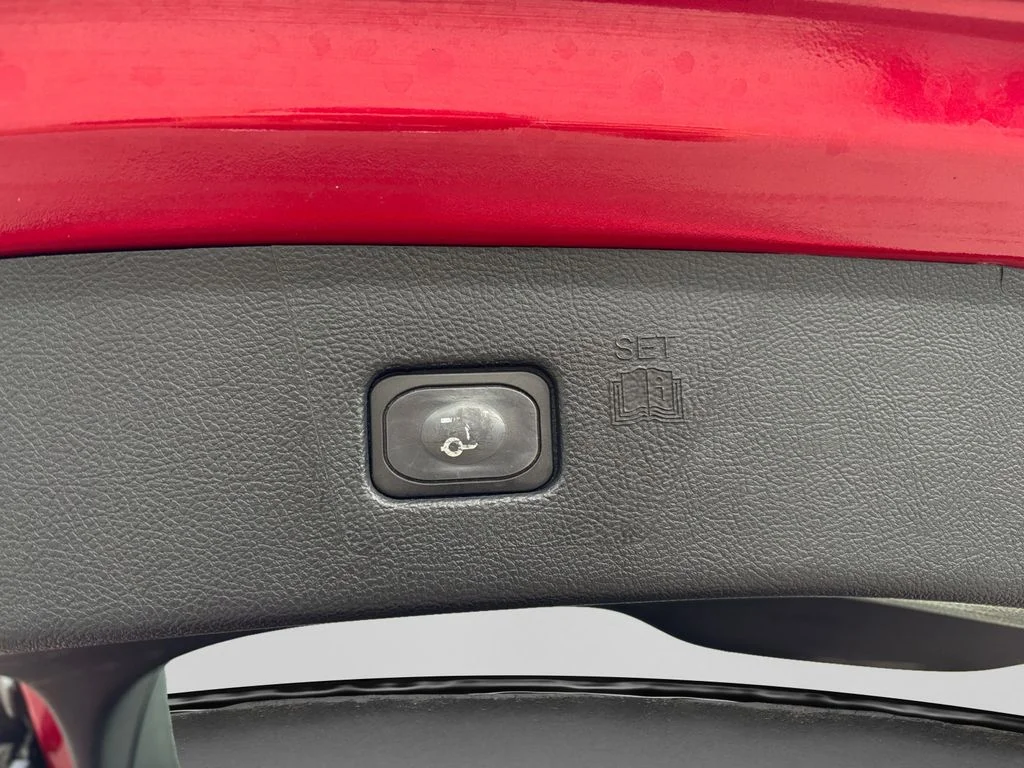 Used 2020 Red Ford SEL image 43
