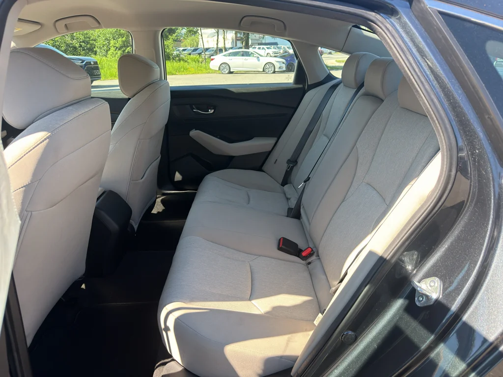 Used 2024 Solar Silver Metallic Honda LX image 6