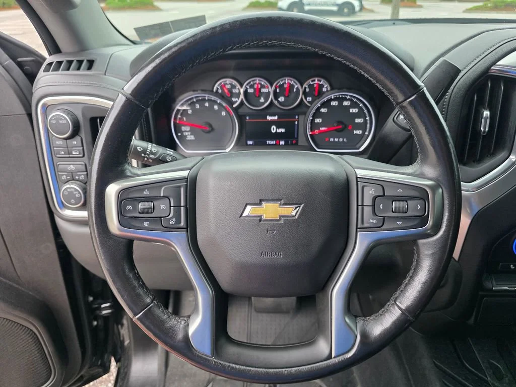 Used 2020 BLACK Chevrolet LT image 23