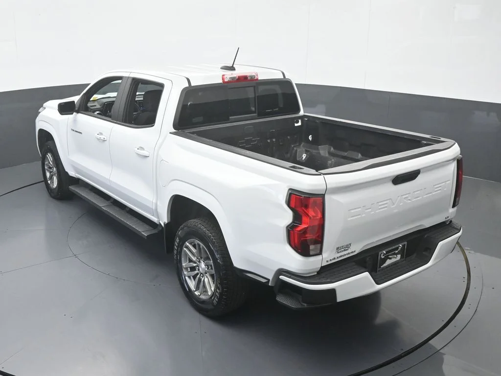 Used 2023 Summit White Chevrolet LT image 43
