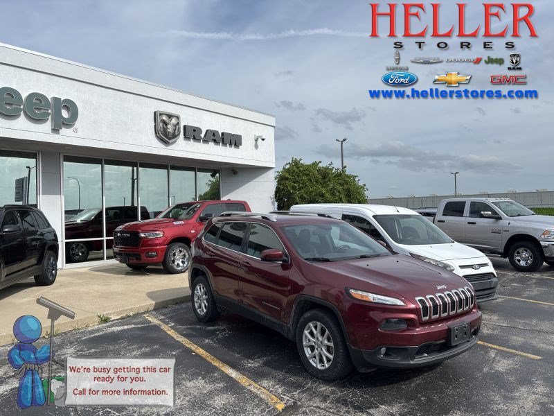 Used 2018 Velvet Red Pearlcoat Jeep Latitude Plus image 1