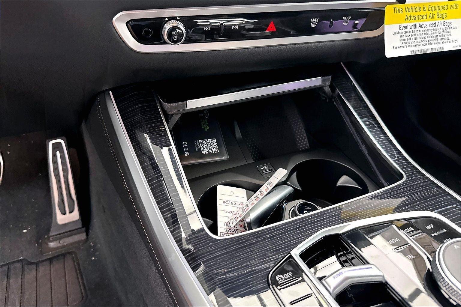 New 2026 Skyscraper Grey Metallic BMW xDrive50e image 22