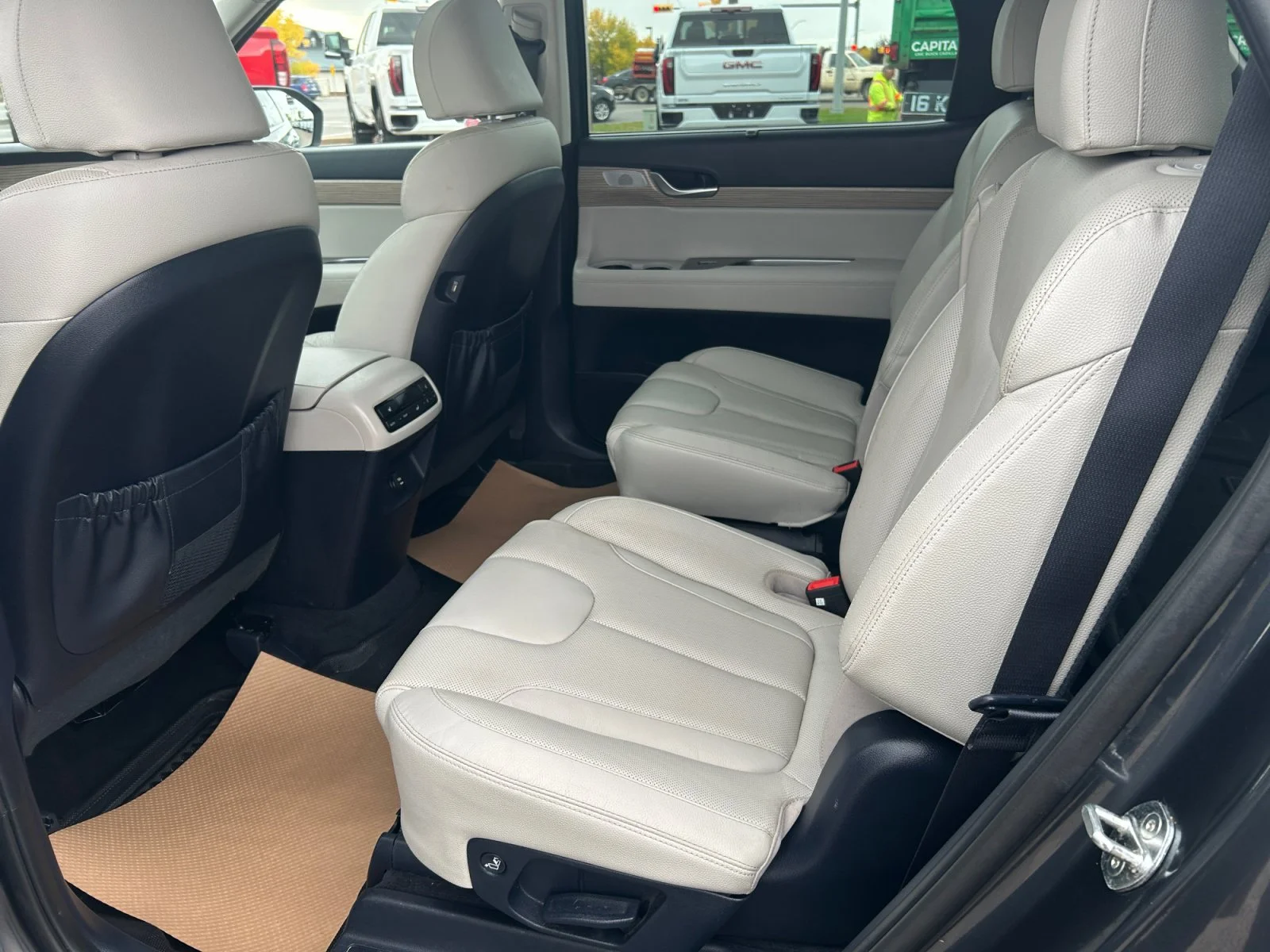 Used 2020 Gray Hyundai Luxury AWD image 19
