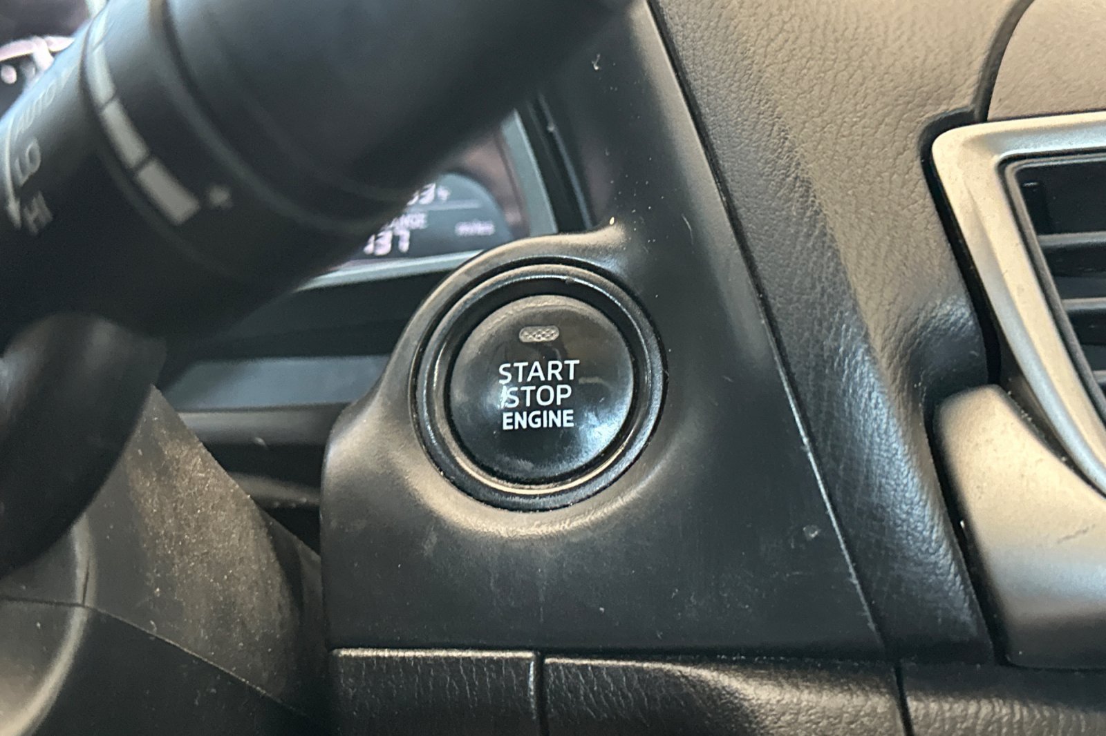 Used 2018 Sonic Silver Metallic Mazda Touring image 21