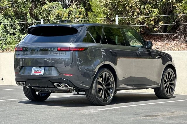 New 2026 Carpathian Grey Land Rover Dynamic SE image 5