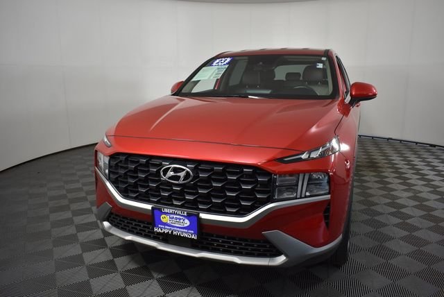 Used 2023 Red Hyundai SE image 3