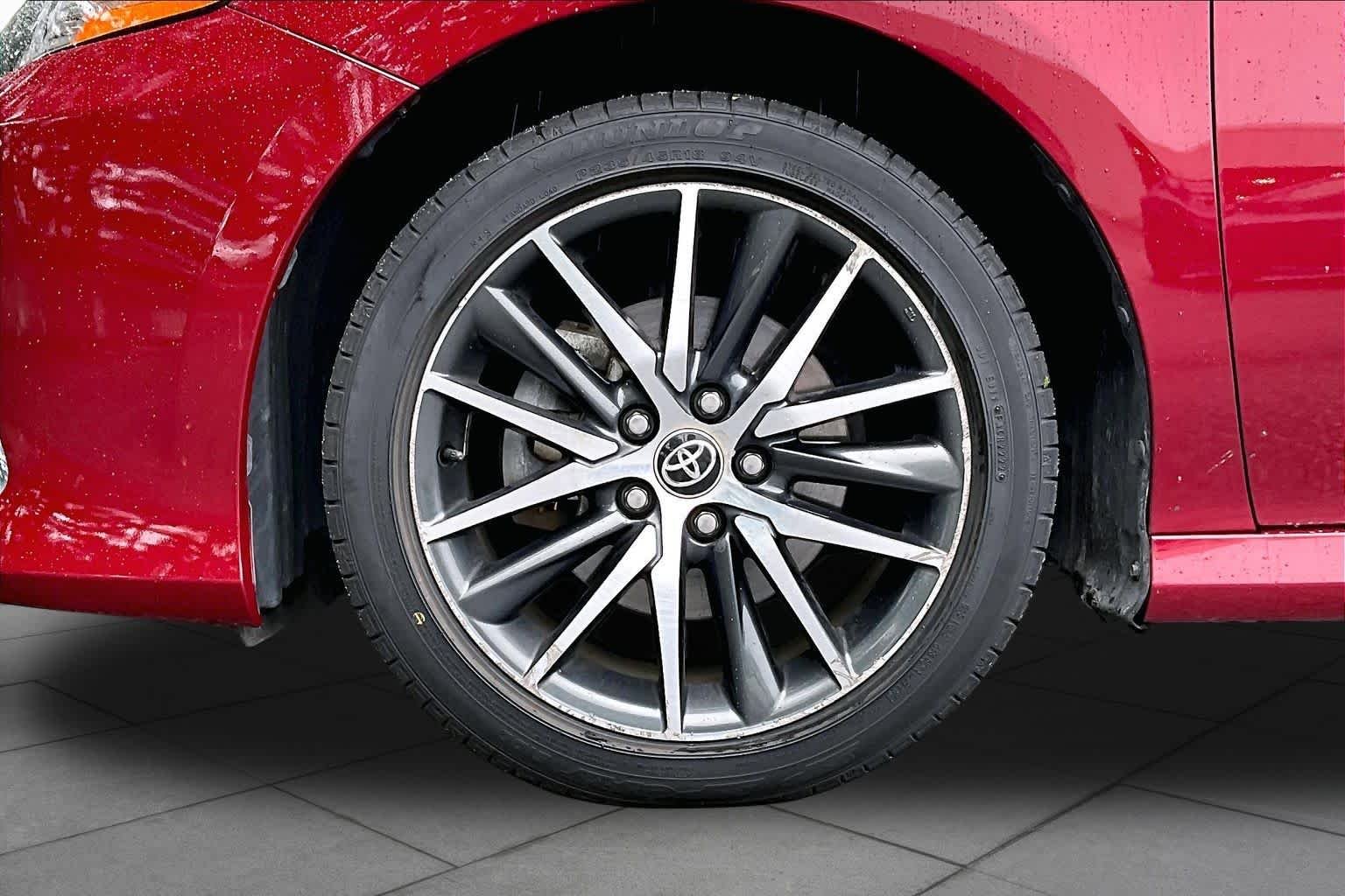 Used 2022 Ruby Flare Pearl Toyota Hybrid XLE image 10