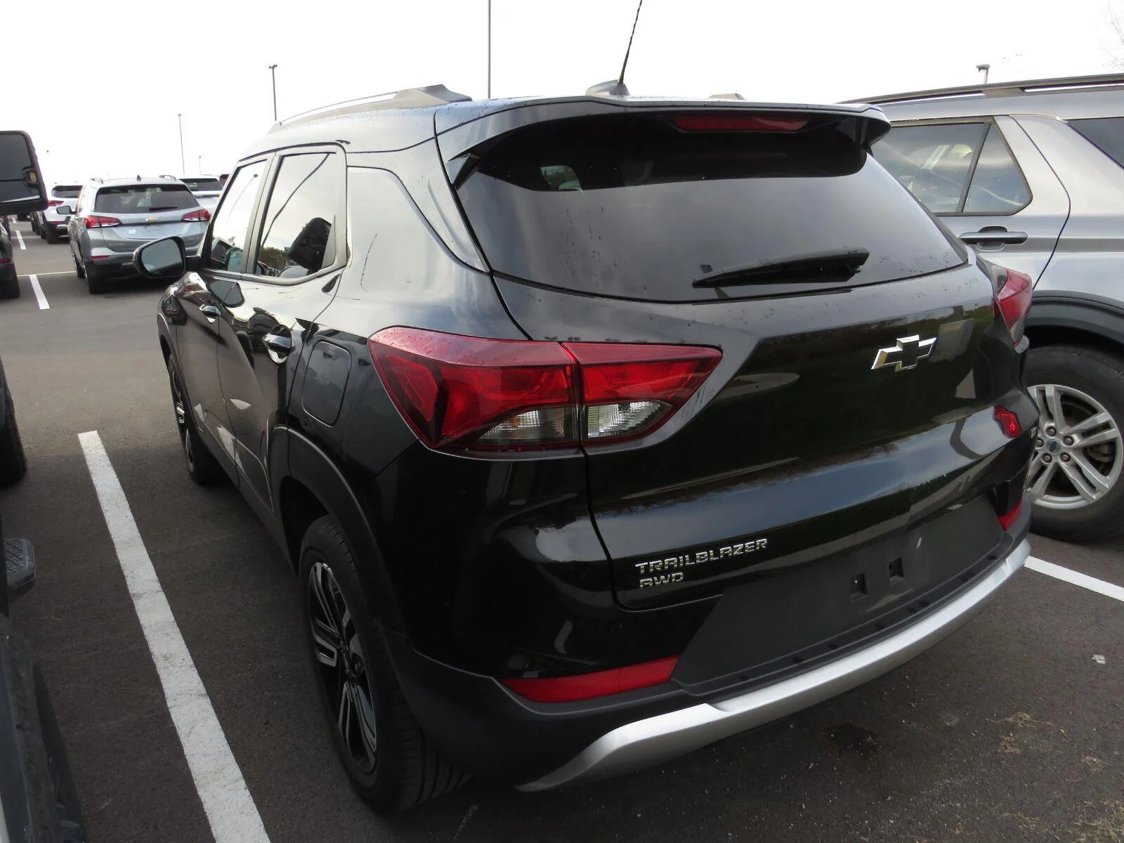 Used 2023 MOSAIC BLACK METALLIC Chevrolet LT image 8