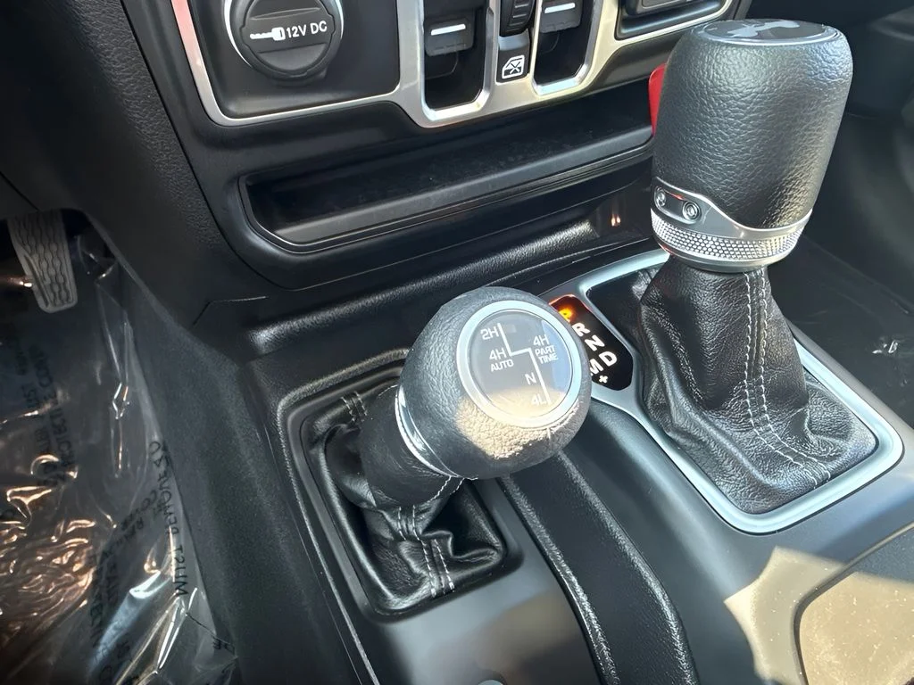 Used 2025 Gray Jeep Sahara 4xe image 15