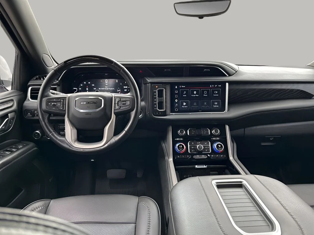 Used 2023 White GMC Denali image 23