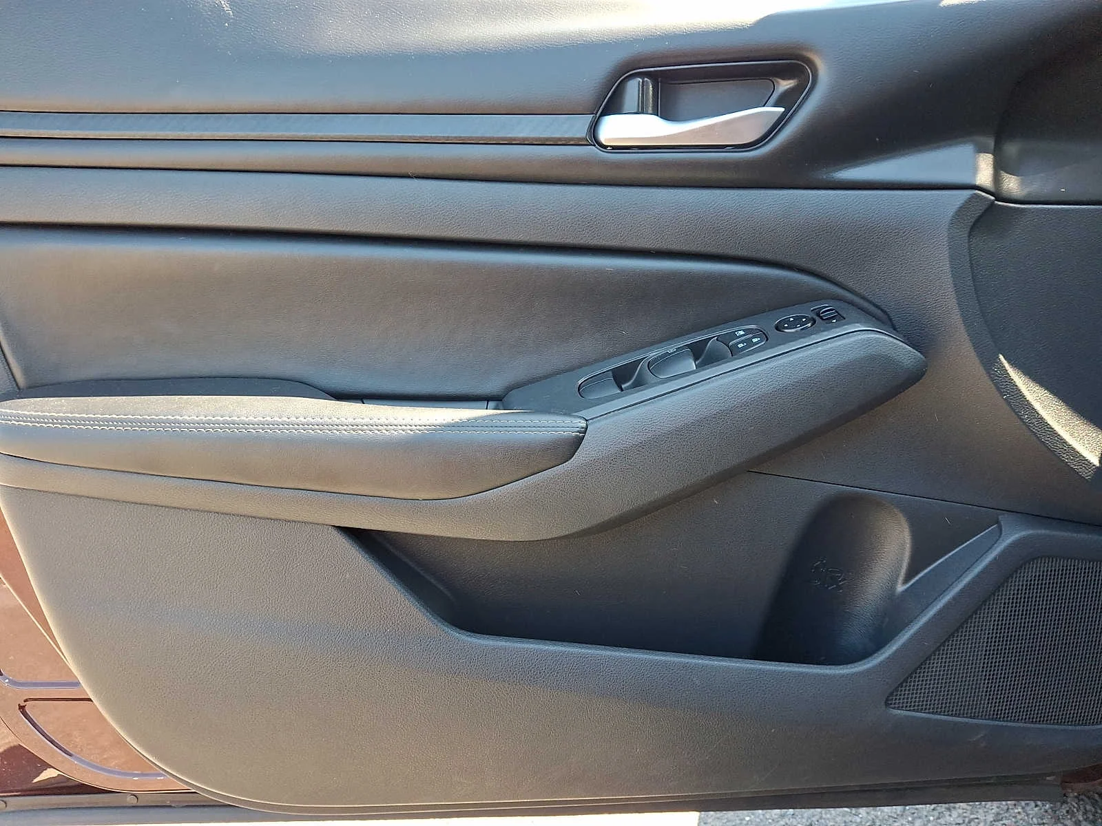 2024 Nissan Altima SV - Photo 13