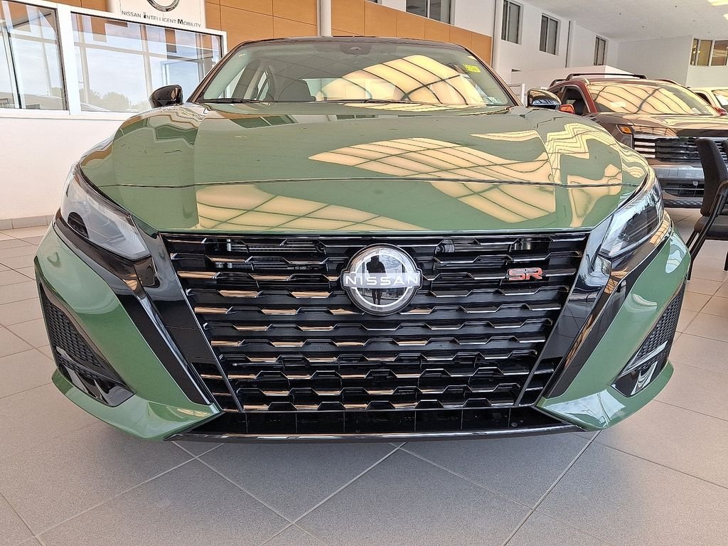 New 2026 Tactical Green Metallic / Super Black Two-tone Nissan SR image 2
