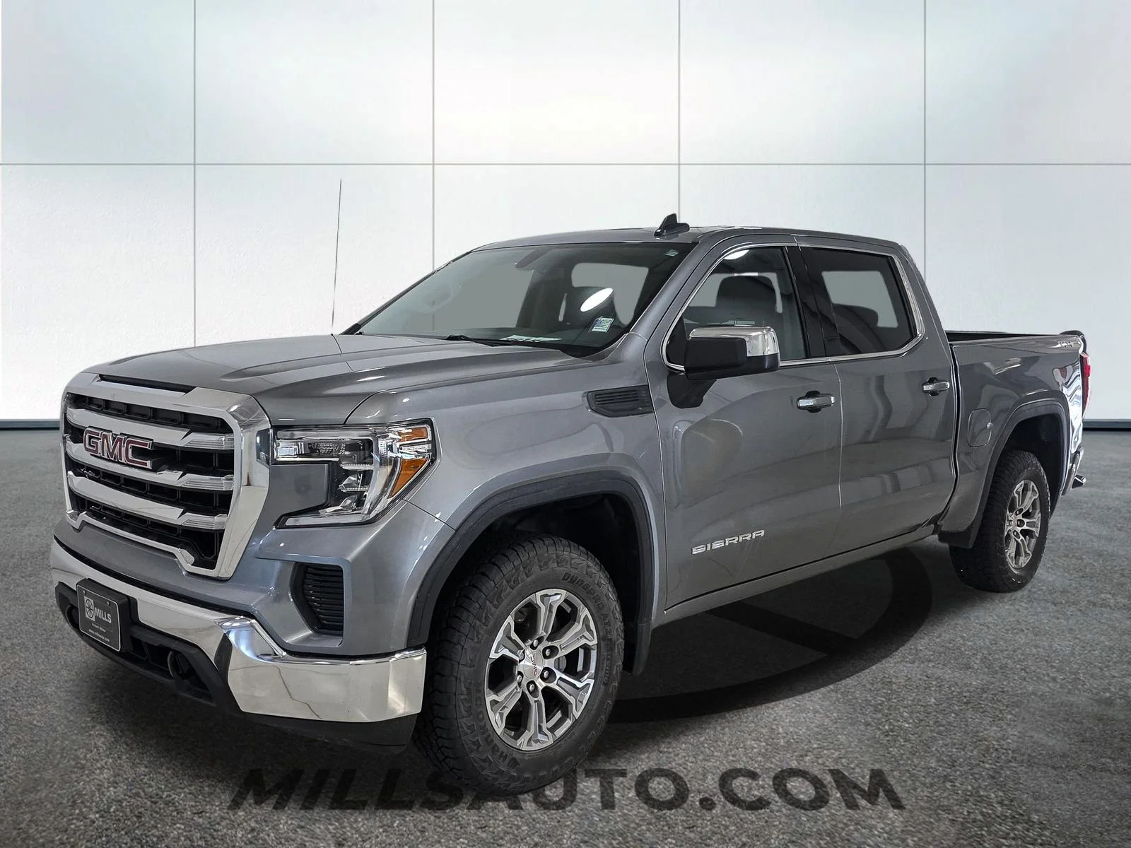 Used 2020 Gray GMC SLE image 2