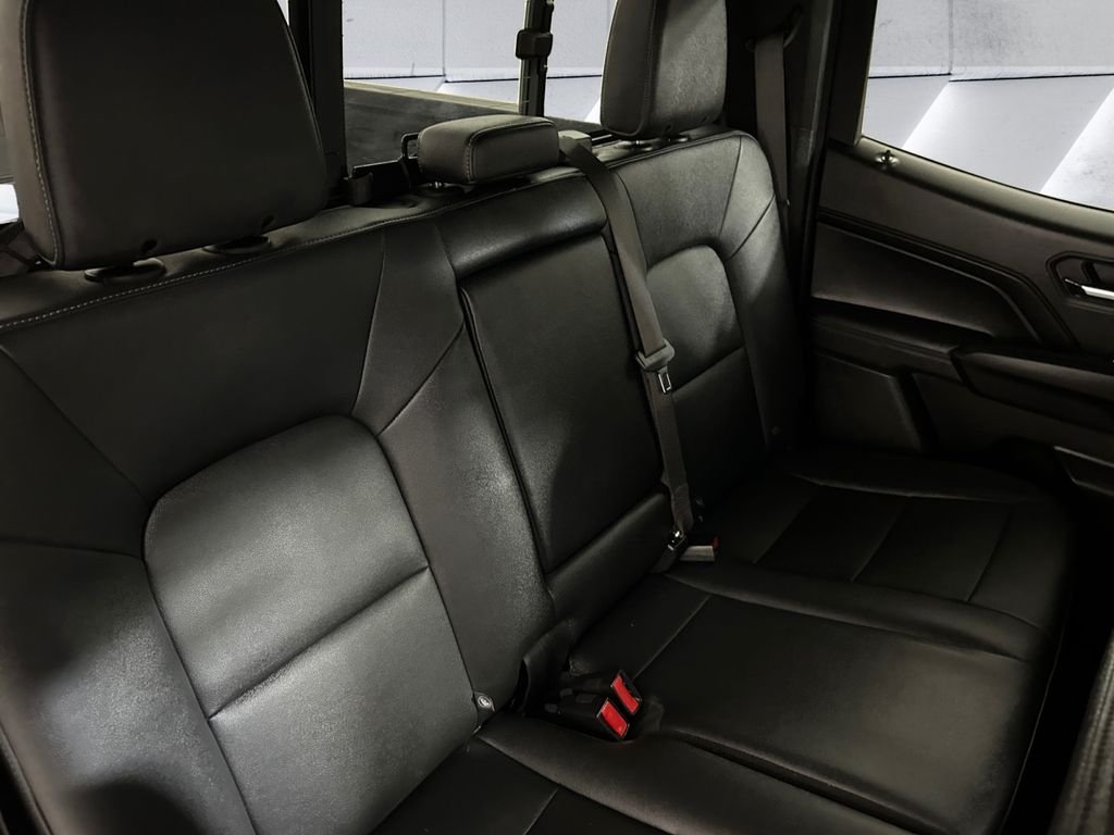 Used 2025 White Chevrolet LT image 16