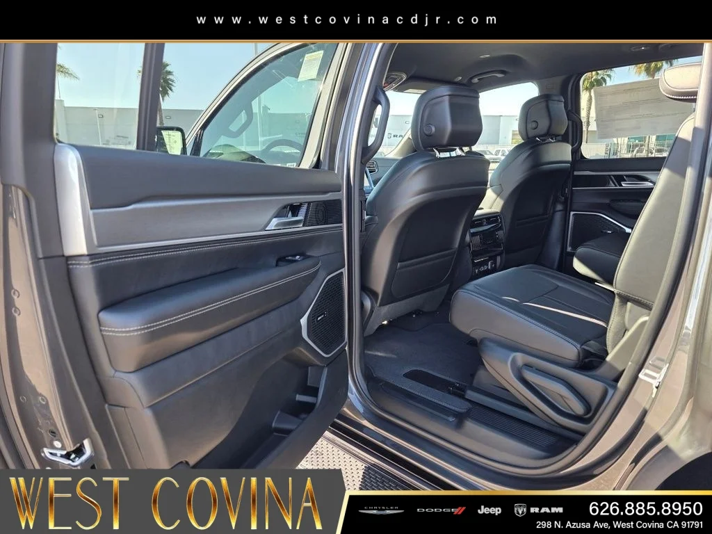 New 2026 Baltic-Gray Metallic Clear-Coat Exterior Paint Jeep Limited Altitude image 15