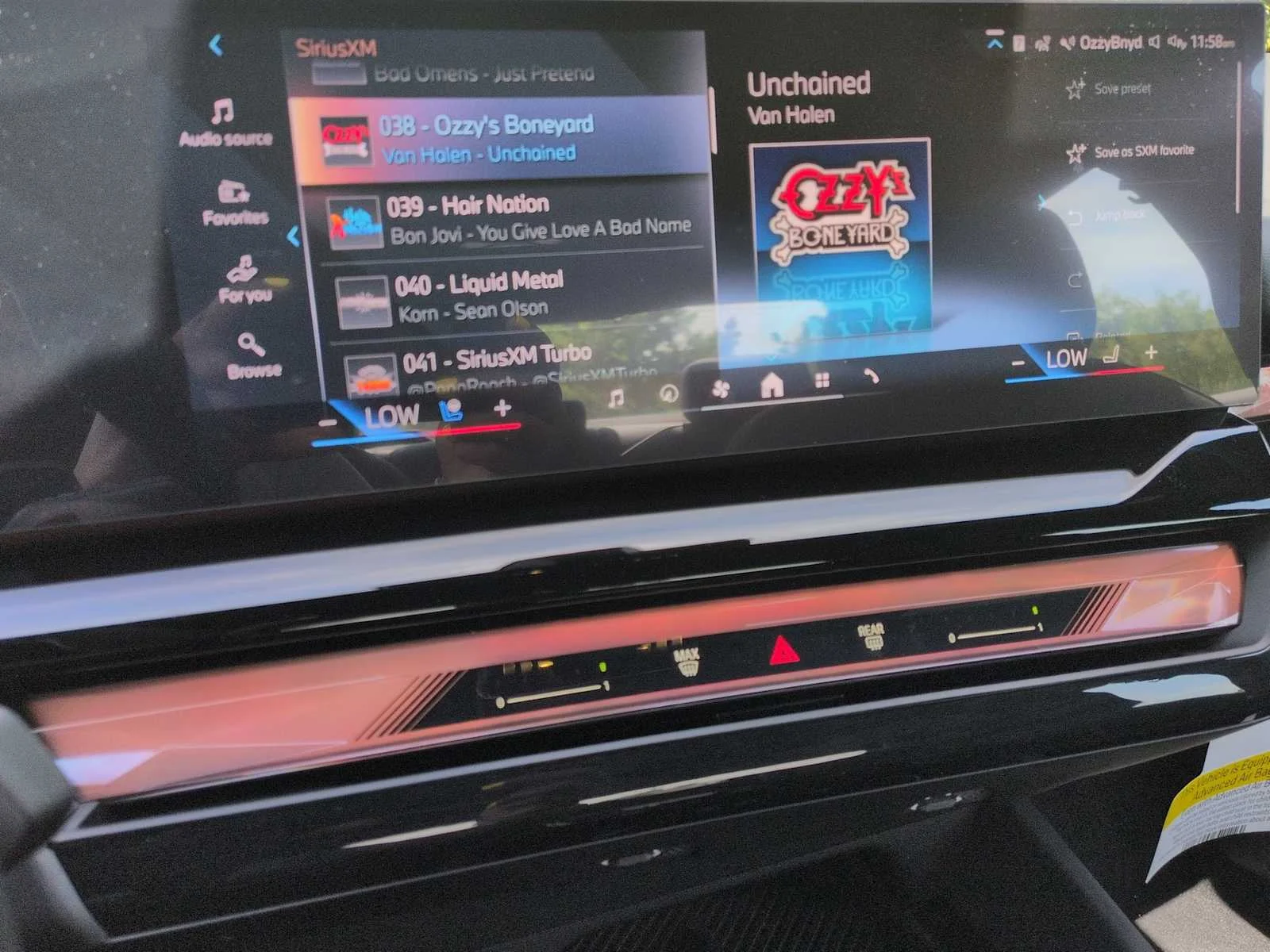 New 2027 Dark Graphite Metallic BMW 550e xDrive image 29