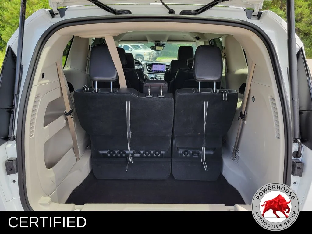 Used 2022 White Chrysler Touring L image 12