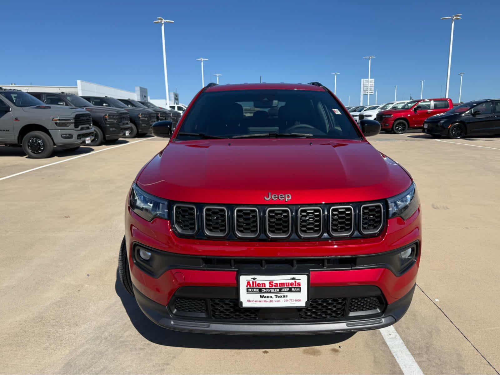 New 2026 Red Hot Pearl-Coat Exterior Paint Jeep Latitude Altitude image 3