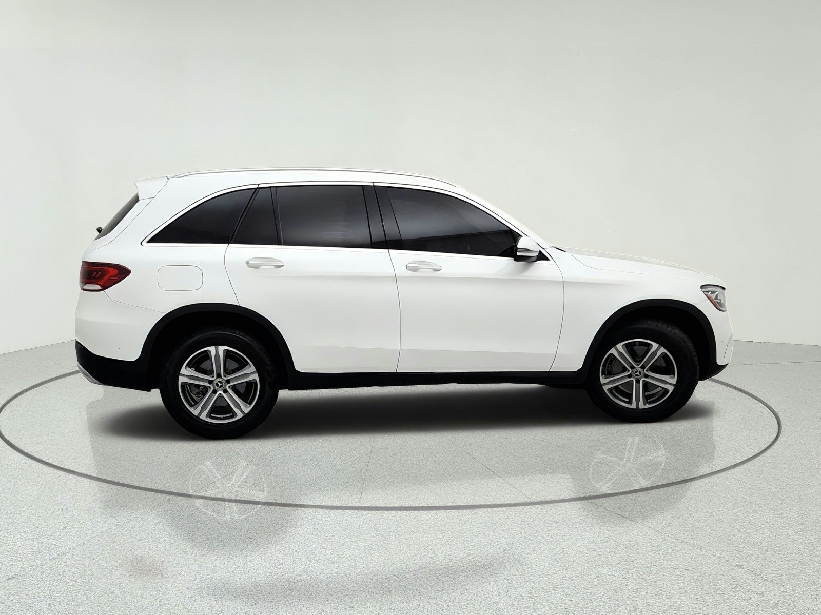 Certified Used 2022 Polar White Mercedes-Benz GLC 300 image 4