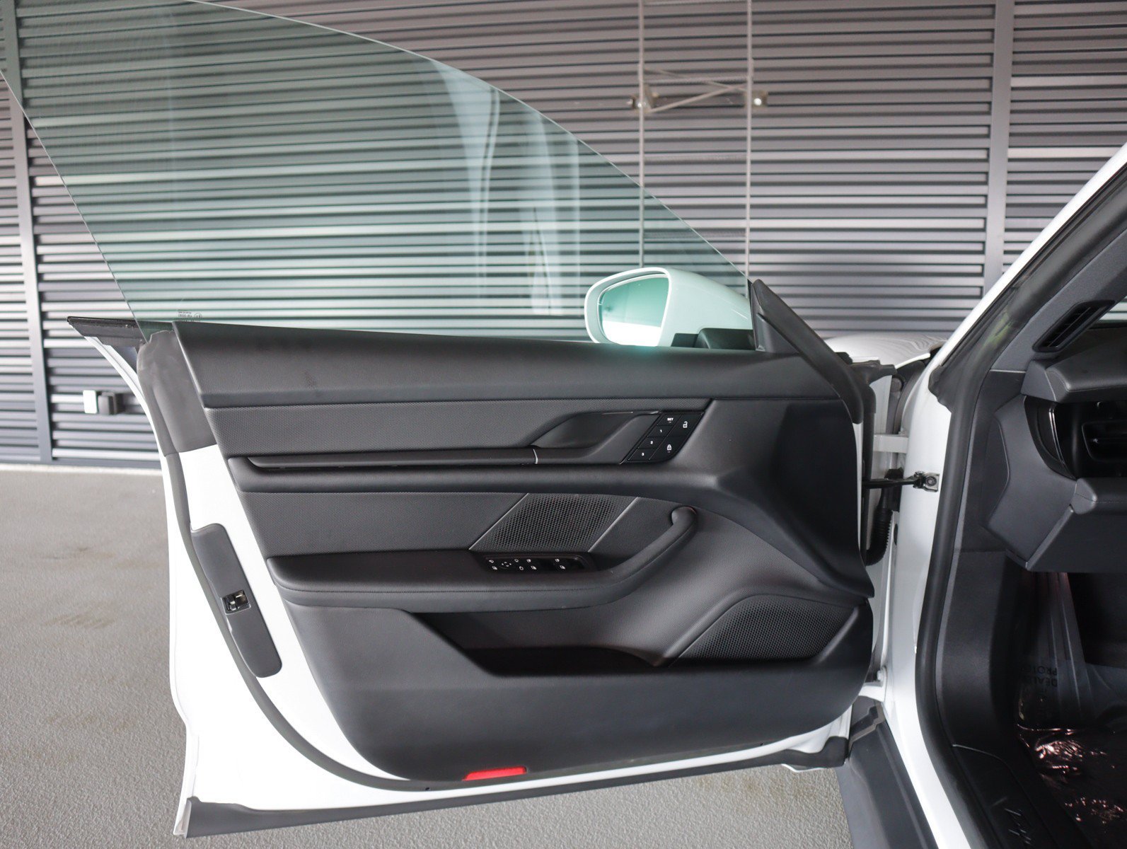 Certified Used 2023 Carrara White Metallic Porsche  image 22