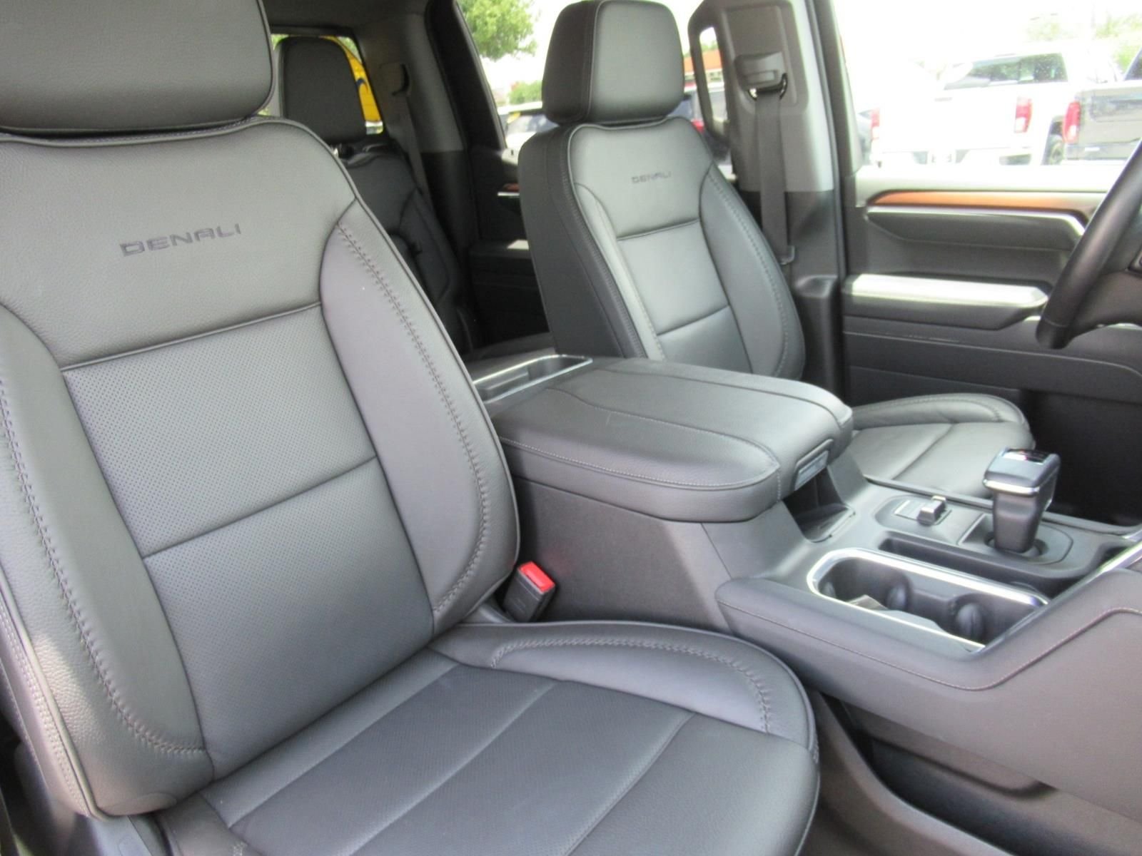 Used 2026  GMC Denali image 9