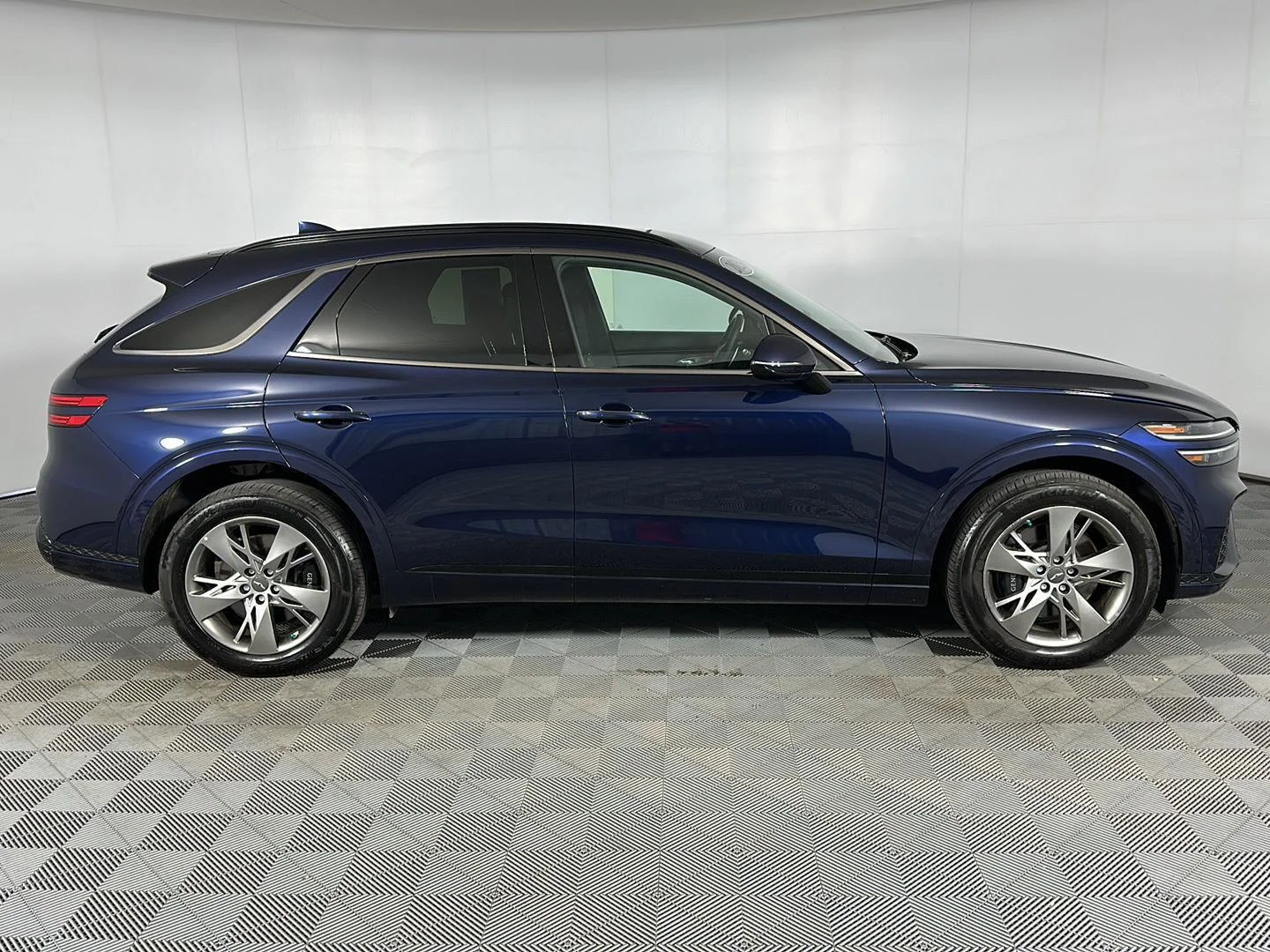 Used 2025 Capri Blue Genesis 3.5T Sport image 29