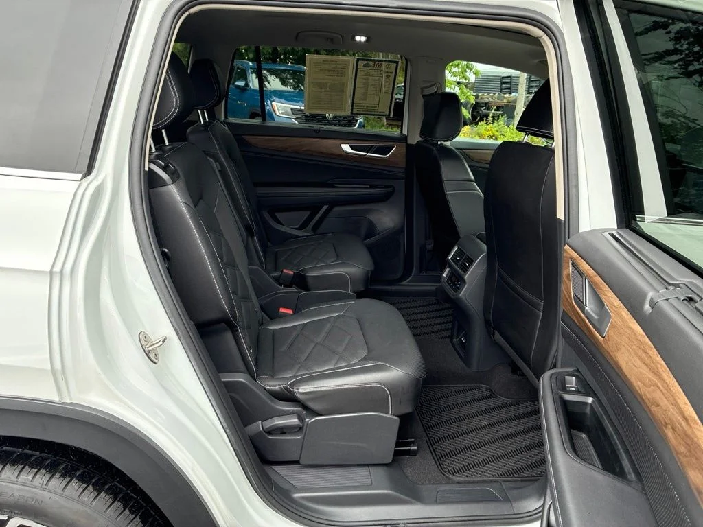 Certified Used 2024  Volkswagen 2.0T SE w/Technology image 57