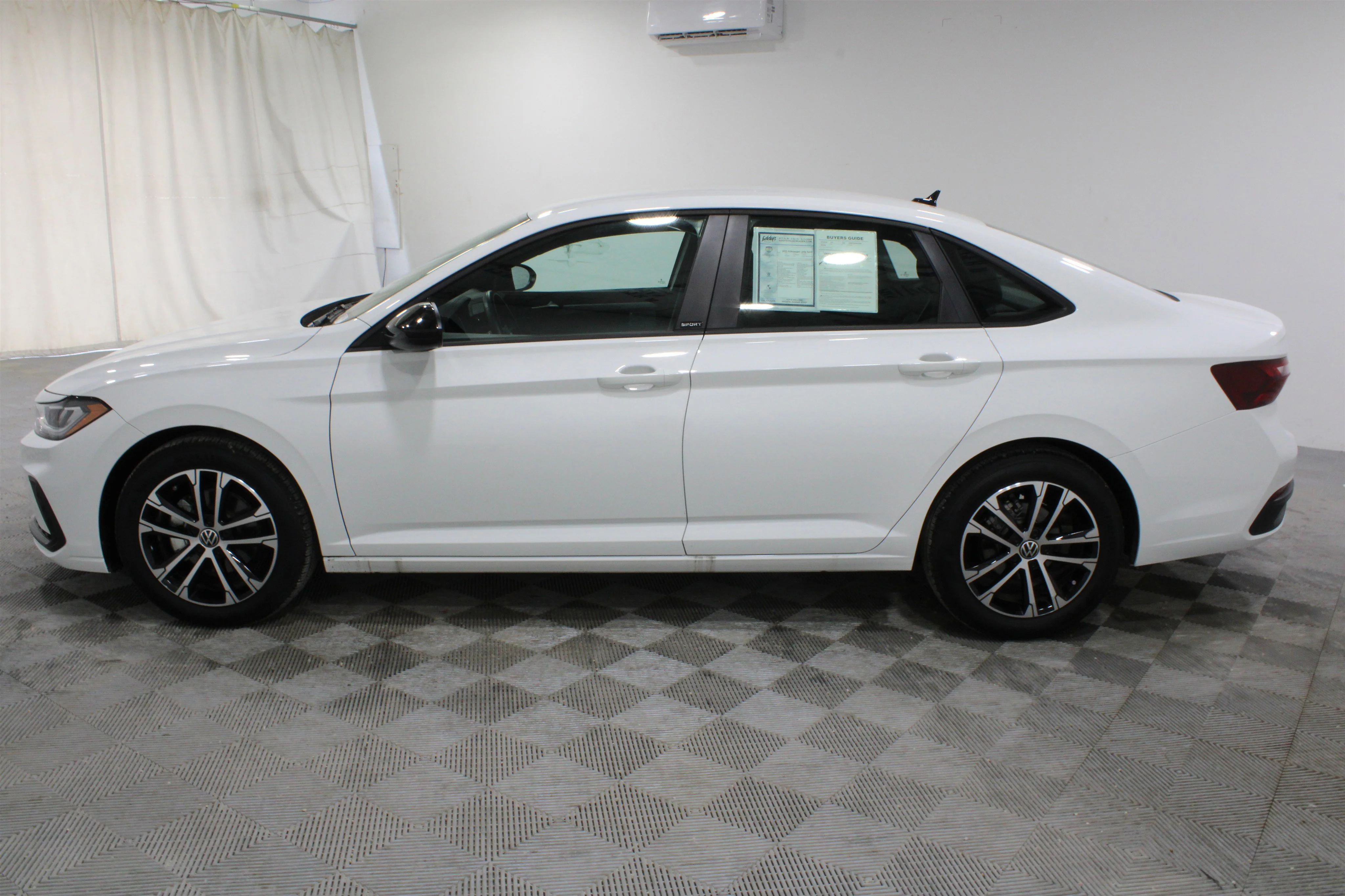 2025 Volkswagen Jetta Sport - Photo 30