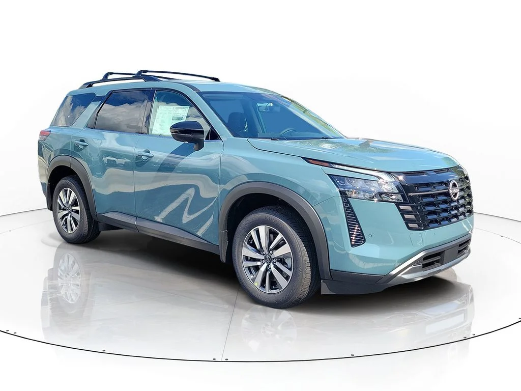 New 2026 Green Nissan SL image 2