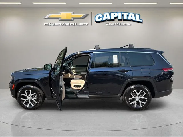 Used 2024 Black Jeep Limited image 9
