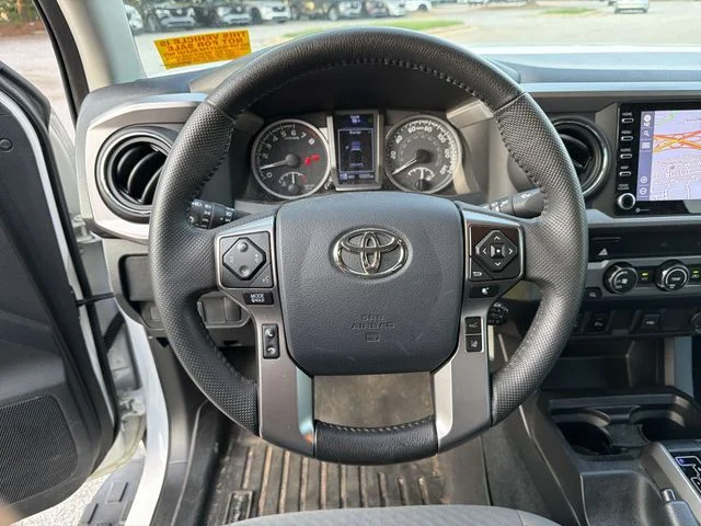 Used 2020 White Toyota SR5 image 14