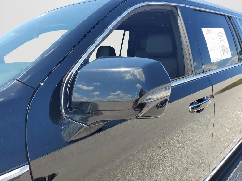 Used 2024 Onyx Black GMC Denali image 26
