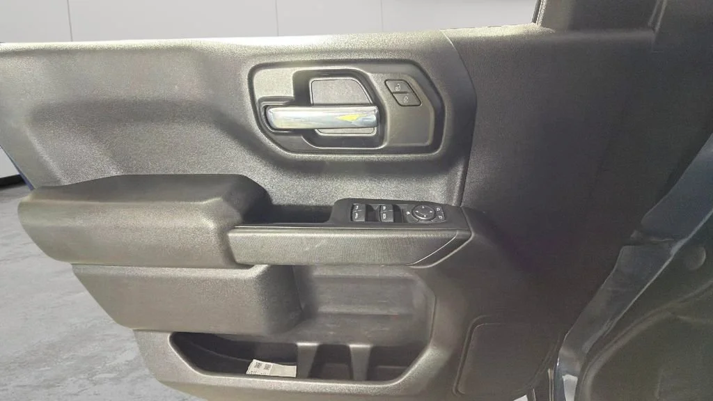 Used 2021 NORTHSKY BLUE METALLIC Chevrolet Custom image 25