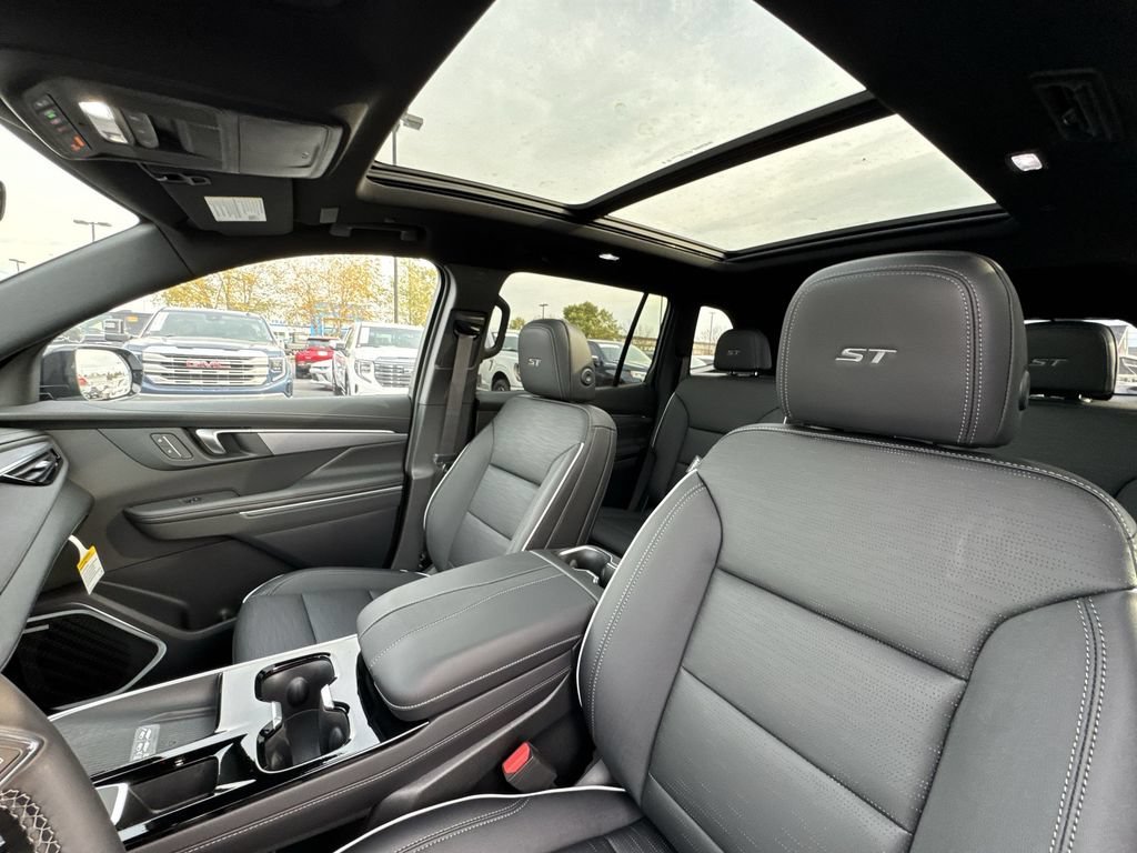 New 2026 Iridescent White Tricoat Buick Sport Touring image 22