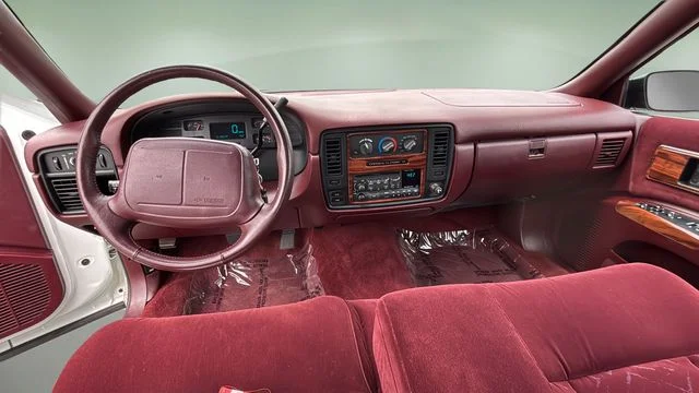 Used 1996 White Chevrolet Classic image 16