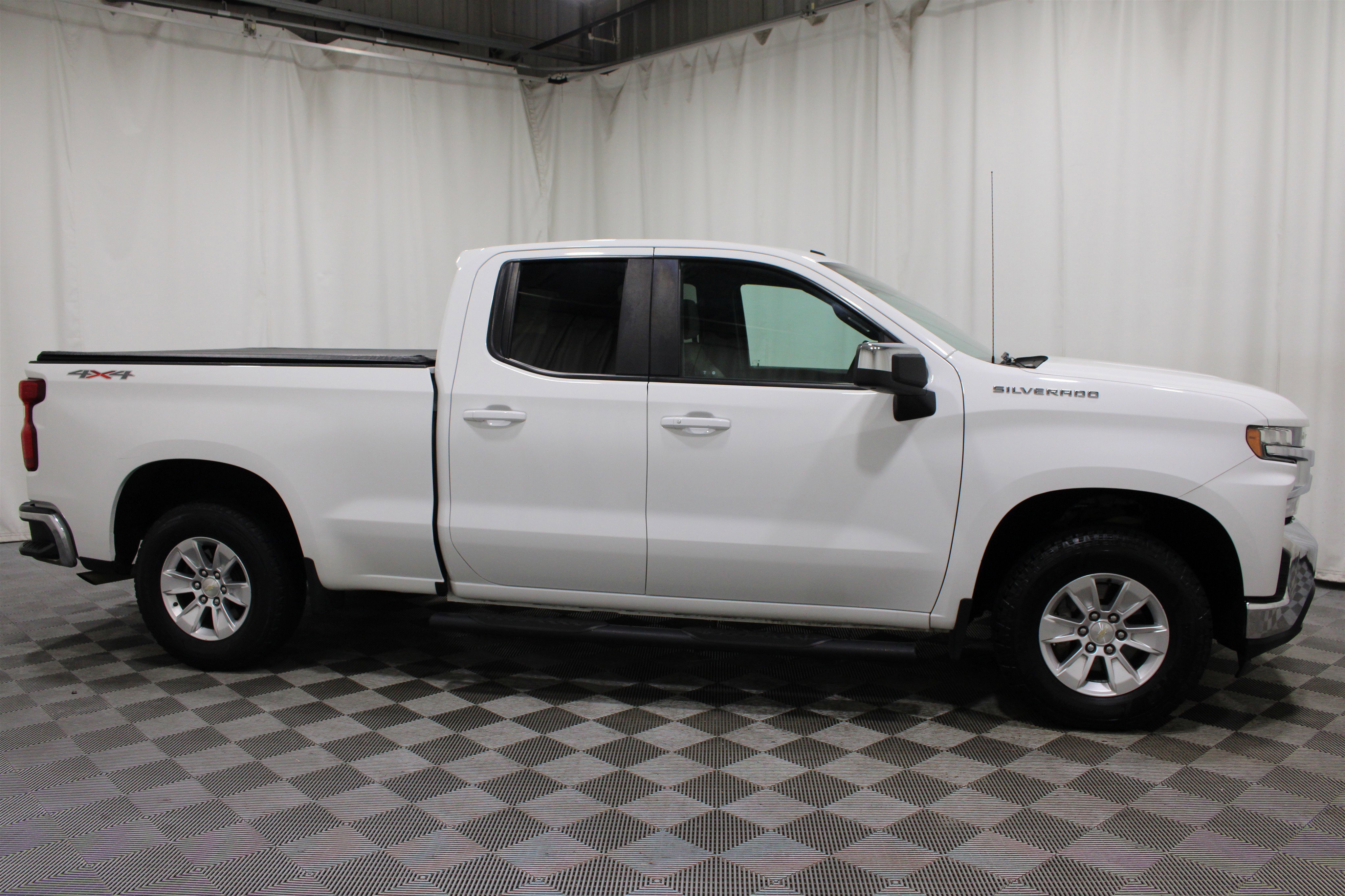 Used 2020 Summit White Chevrolet LT image 28