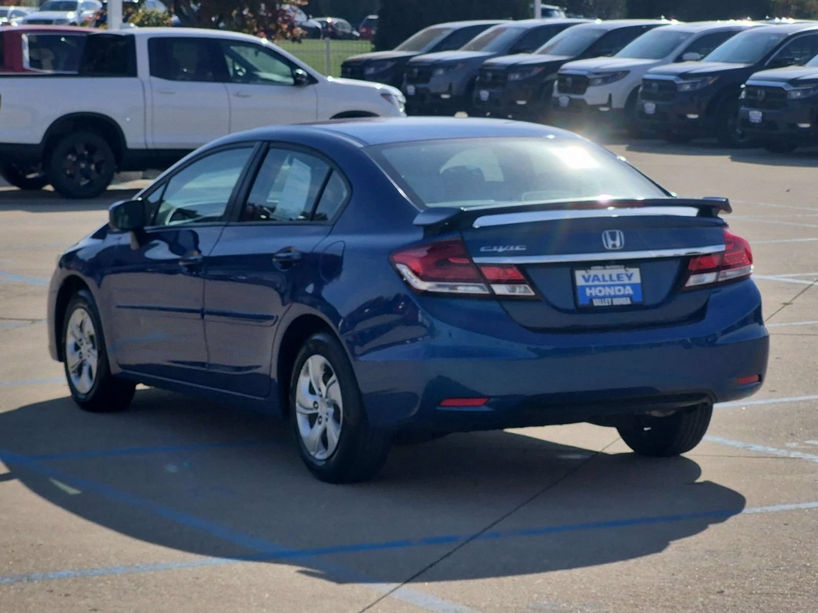 Used 2015 Dyno Blue Pearl Honda LX Sedan image 8