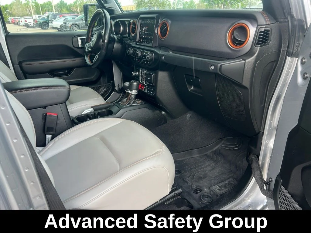 Used 2021 Silver Jeep Mojave image 12