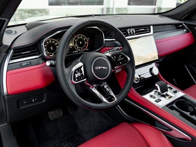New 2026 Eiger Grey JAGUAR P250 R-DYNAMIC S image 16